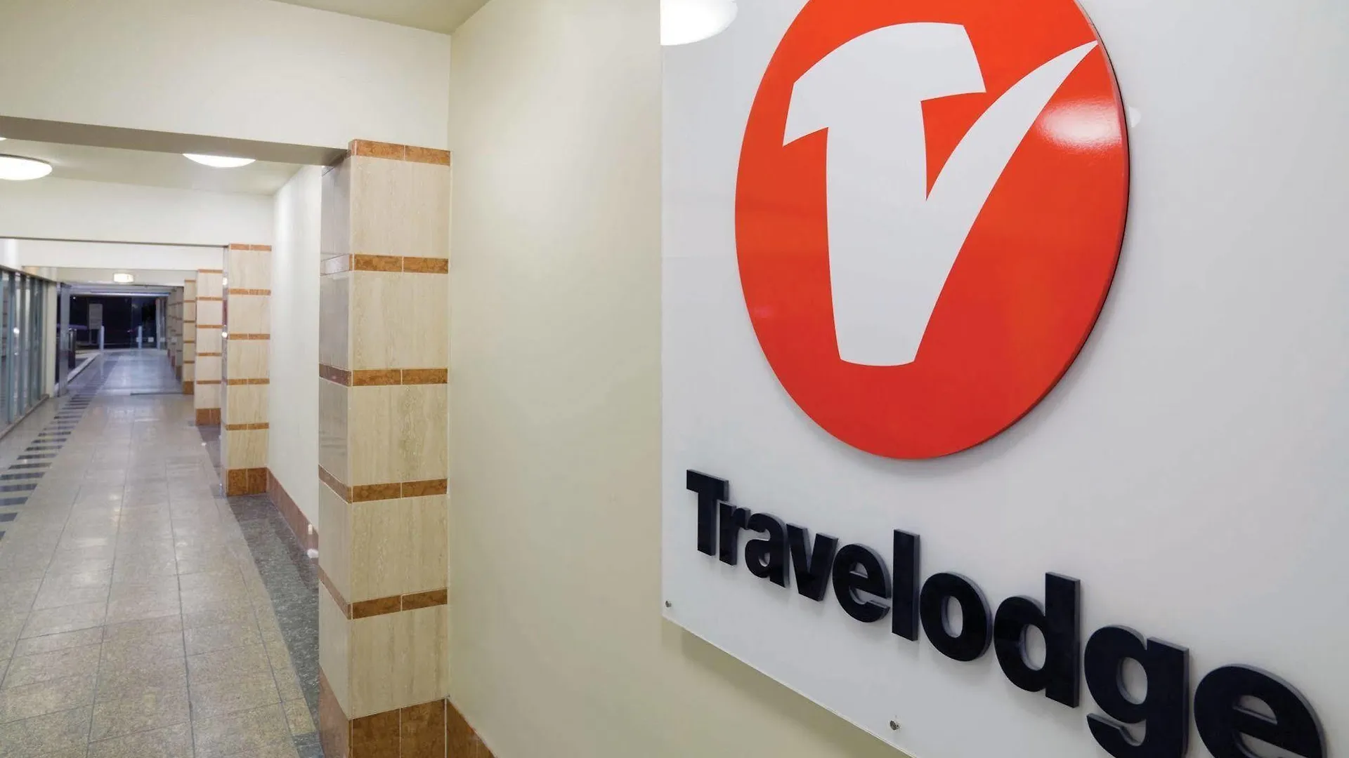 Travelodge Hotel Веллингтон